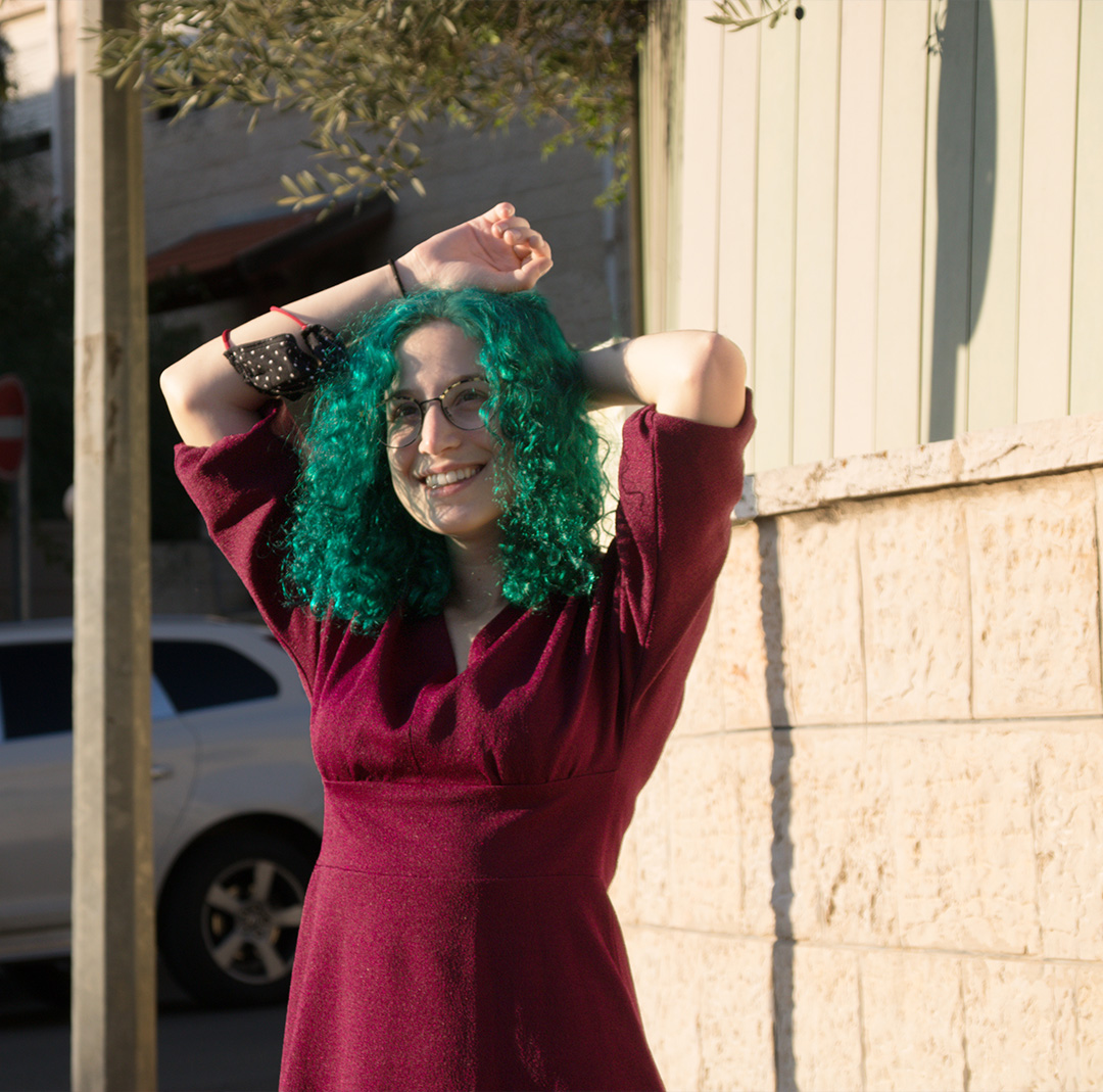 sapir ashkenazi sapstyle Styling Outfits For Green Hair סטיילינג לשיער ירוק אופנה סאפסטייל ספיר אשכנזי