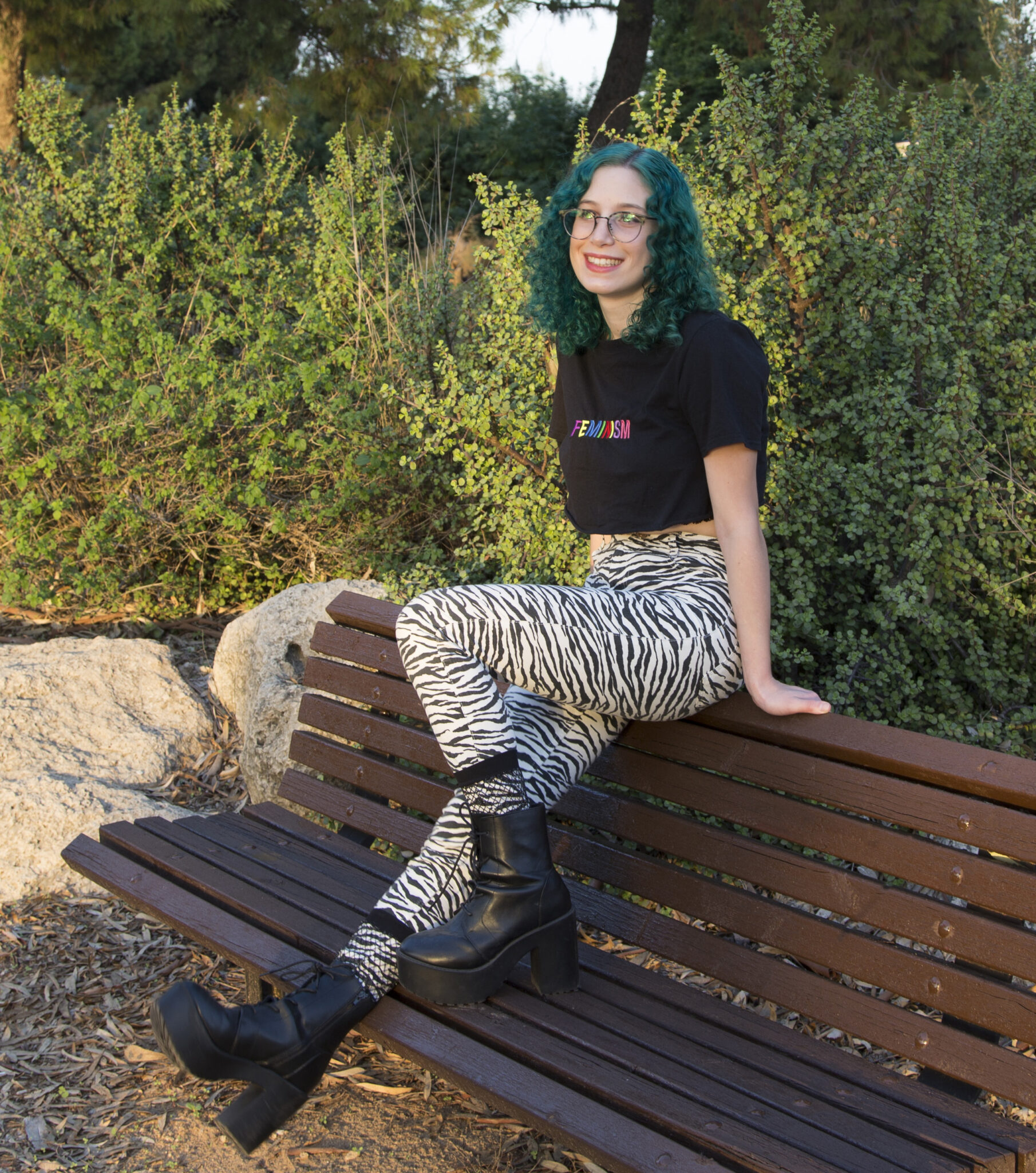 Styling outfits for green hair English -
