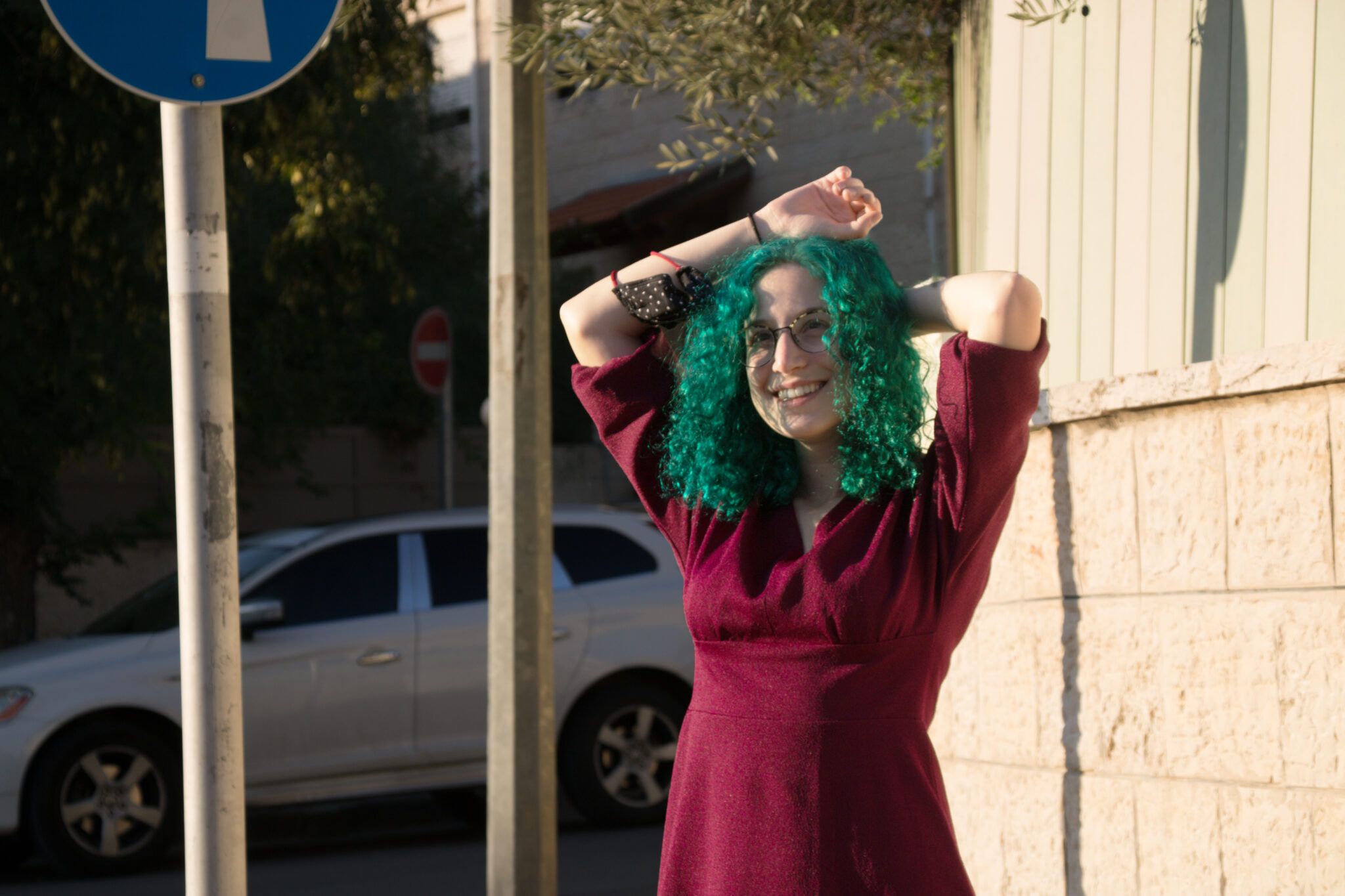 sapir ashkenazi sapstyle Styling Outfits For Green Hair סטיילינג לשיער ירוק אופנה סאפסטייל ספיר אשכנזי