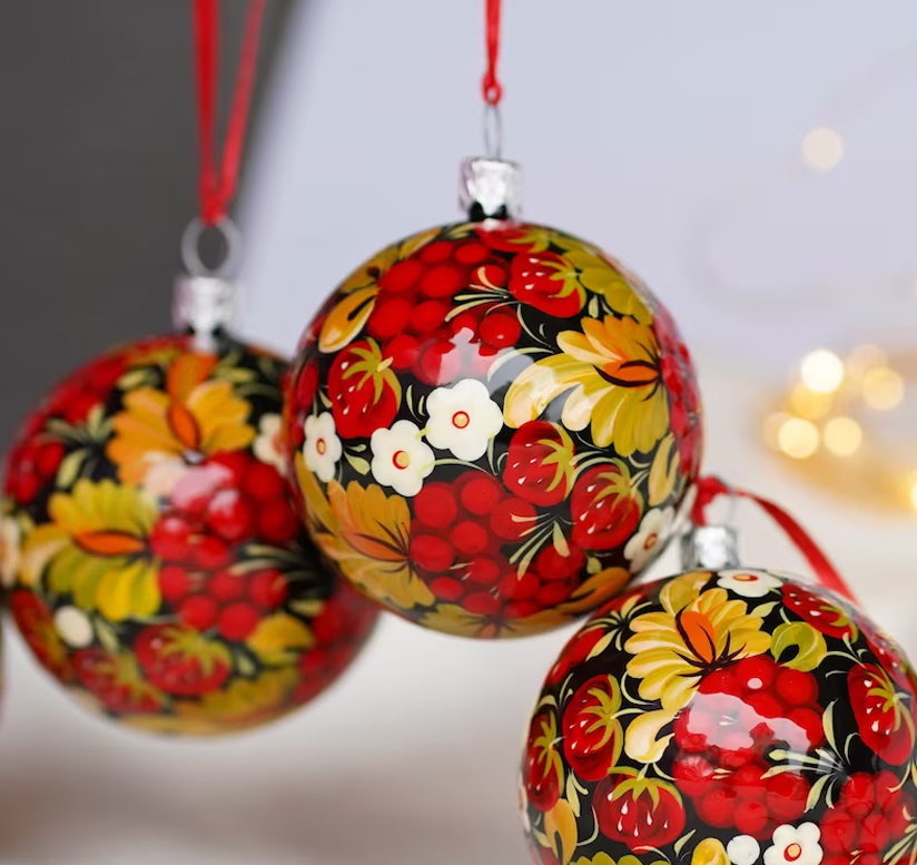 Handmade Strawberry tree balls set, gift guide