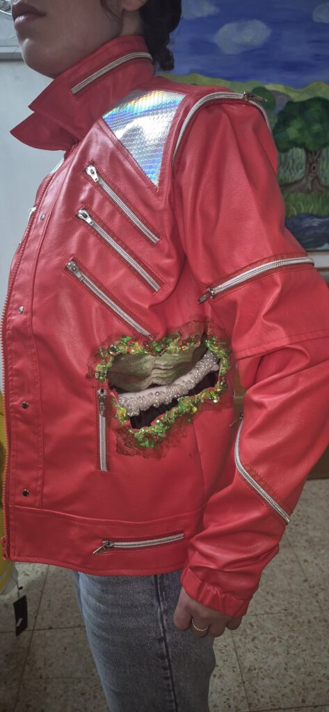 where is lora איפה לורה מחזמר musical עיצוב תלבושות ותפאורה ספיר אשכנזי design Sapir Ashkenazi SapStyle stage and costume design סאפסטייל